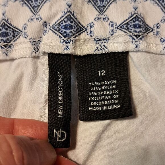 New Directions Blue and white crops size 12 - Picture 3 of 4